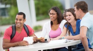 学生食堂での食事の提供