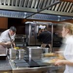 委託給食会社の調理補助スタッフの主な仕事(福祉施設の食堂編)