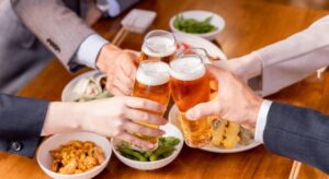 「忘年会太り」していませんか？早めの対策で