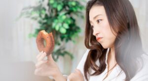 食べたらダメなの？！不健康にならないお菓子の食べ方は？
