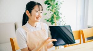 保育園の自園給食で起きる人手不足問題に、献立作成代行サービスという選択肢