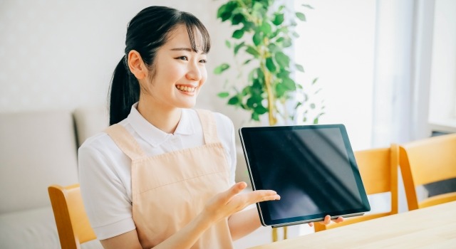 保育園の自園給食で起きる人手不足問題に、献立作成代行サービスという選択肢